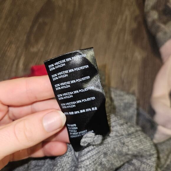 Anthropologie Pullover Pink Neck Line Grey Sweater Size Small - Picture 3 of 6